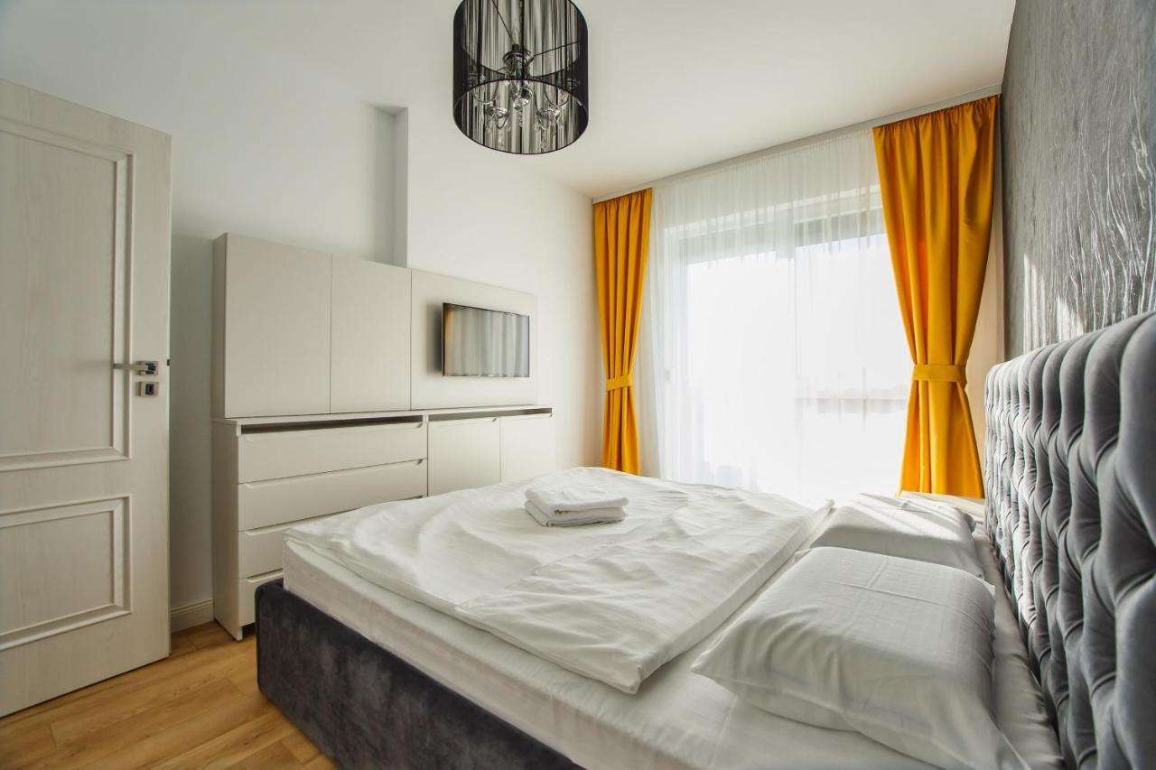 Fantastic Apartment At Prima Residence Oradea Exterior photo